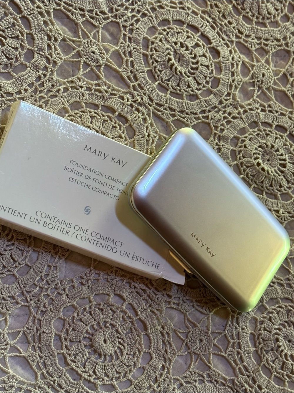 Mary Kay Compact (Empty) w/Mirror for YOUR Cream To Powder Foundation